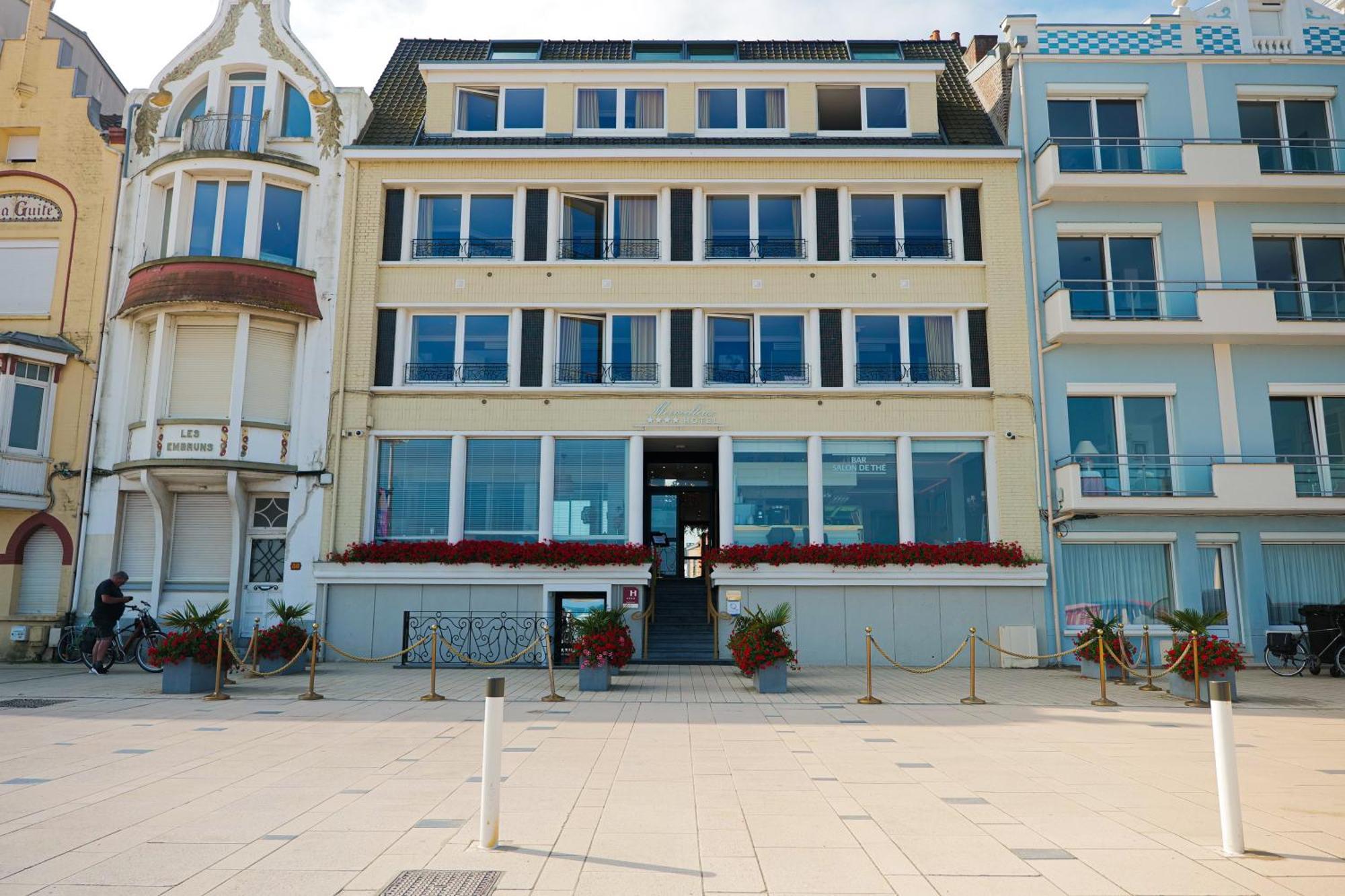 Hôtel Merveilleux Côté Mer Dunkirk Esterno foto